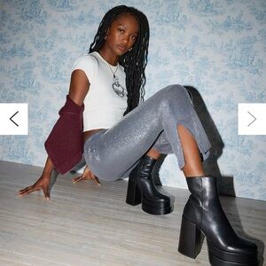 Urban Outfitters Kimchi Blue Lily Sequin Flare Pants in Gray. NWOT.Size 2